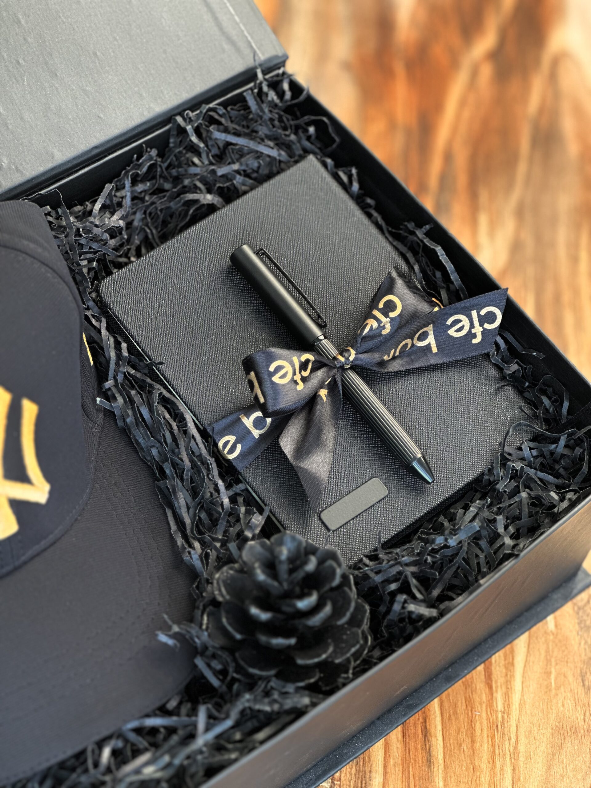 Alternative view of باکس هدیه مردانهM101