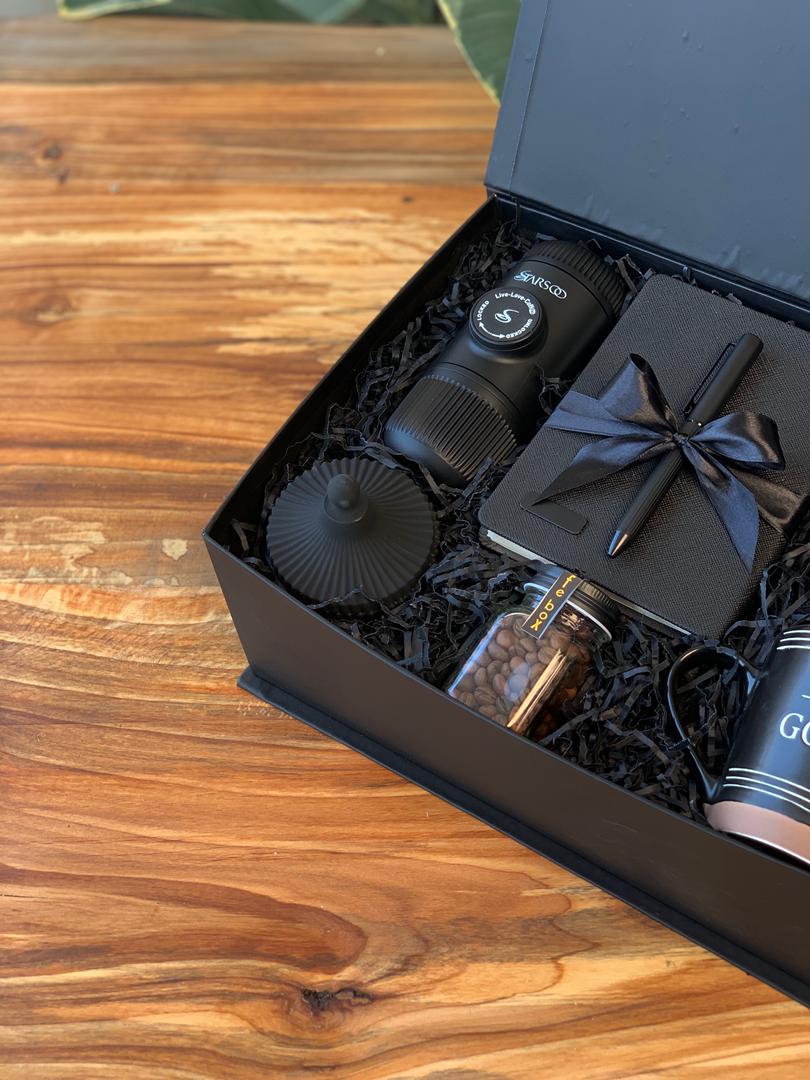 Alternative view of باکس هدیه مردانهM129